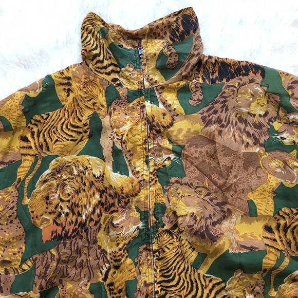 🔴LOWEST! Vintage 100% Silk Lion, Tiger, & Leopard Big Cat Print Bomber Jacket - Picture 2 of 14